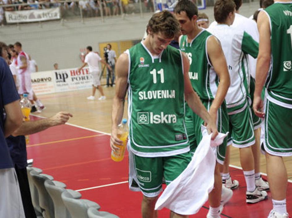 Goran Dragić je bil med bolj razpoloženimi Slovenci, a je igrišče vseeno zapusti