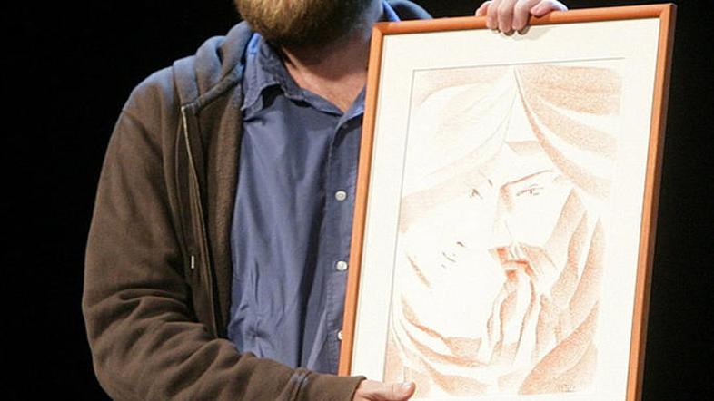 Jernej Lorenci ni odgovoril na vprašanja, ali bo od Mitroviča zahteval odškodnin