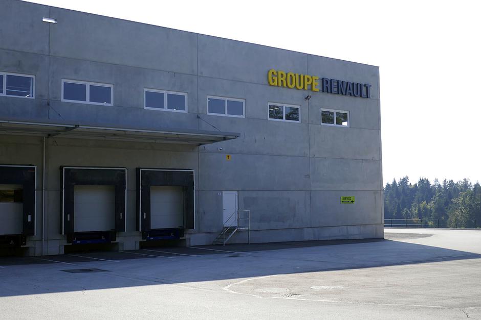 Renault Nissan Dacia skladišče Novo mesto | Avtor: MatijaJanežič