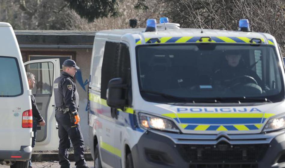 Preplah na gimnaziji, dijake evakuirali