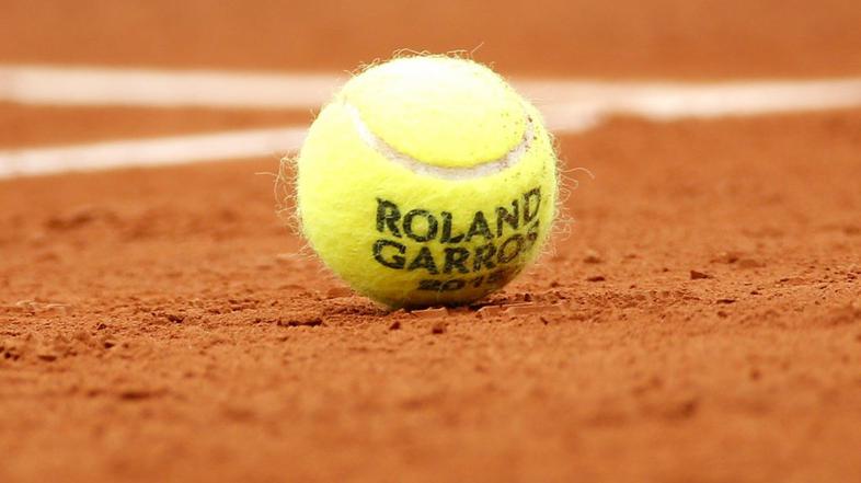 teniška žogica roland garros pesek igrišče tenis