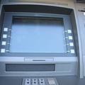 Kraja na bankomatu