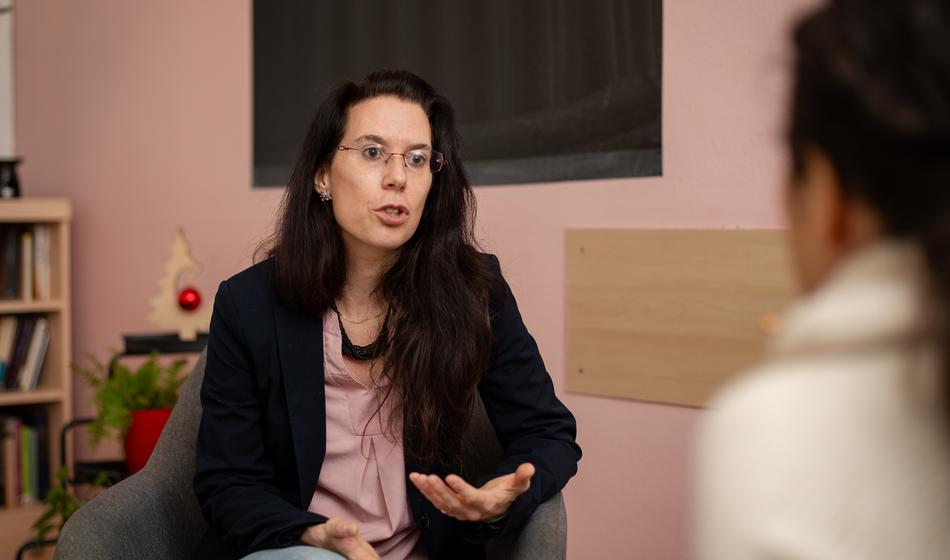 "S telefoni, e-maili in aplikacijami smo ves čas na voljo"