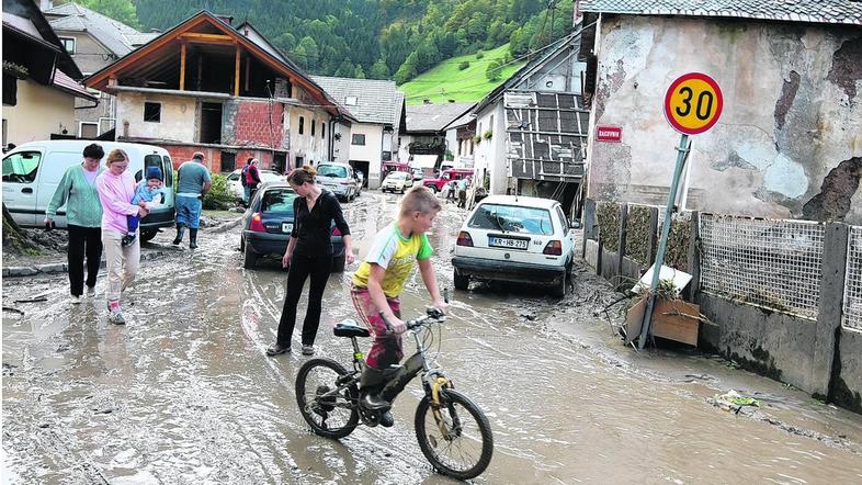 Spomin na opustošenje v Železnikih je še vedno zelo živ, zato je prebivalce ob v