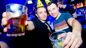 Vroči ritmi zavrteli Cirkus