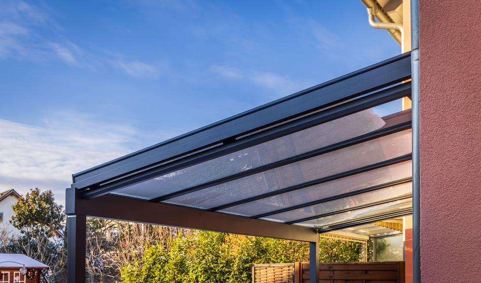 Gradbeno dovoljenje za nadstrešek. "Odvisno, na koga naletiš!"