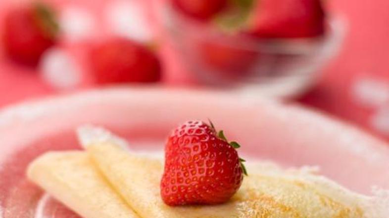 Palačinke, jagode in smetana - to je (skoraj) vse.