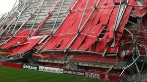 Porušena streha na nizozemskem stadionu
