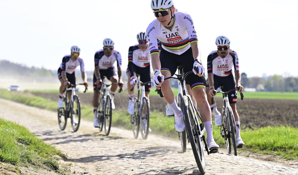 Pogačar korak do popolnosti, kolesarstvo na to čaka že pol stoletja