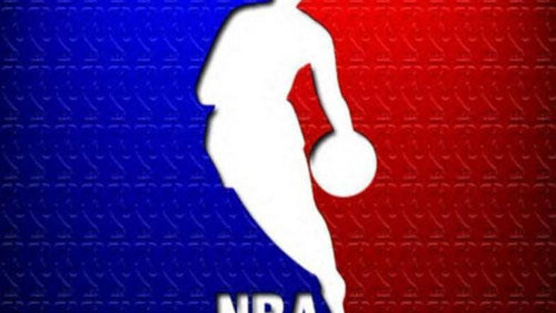 Logotip košarkarske lige NBA. Na njem je upodobljen Jerry West.