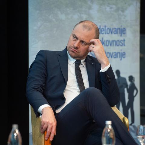 Blaž Brodnjak, predsednik uprave NLB, bančna konferenca