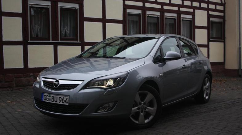 Nova opel astra.