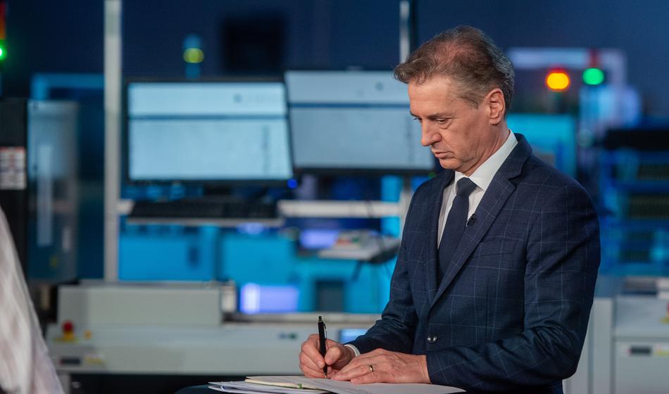 Sporni posnetki: Golob s prstom pokazal na SDS