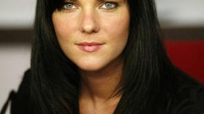 "Pokrivala skombinirajte v enakem odtenku, kot ostale modne dodatke."