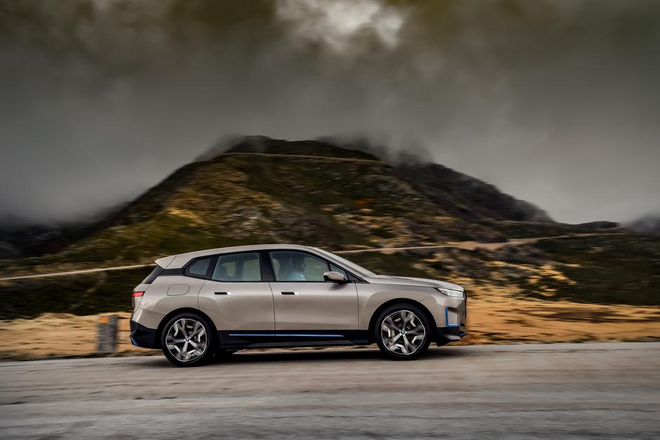 BMW iX | Avtor: BMW