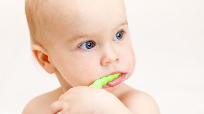 Le ustna higiena ni pot do zdravih in sijočih zob, pazite tudi na ustrezno prehr