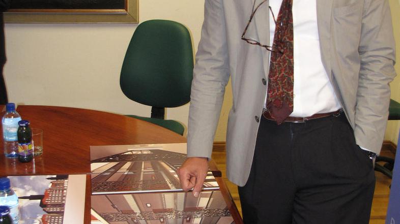 Vodja projekta Stane Ribič upa, da gradnja novega kompleksa Dvorec Jelen ne bo p