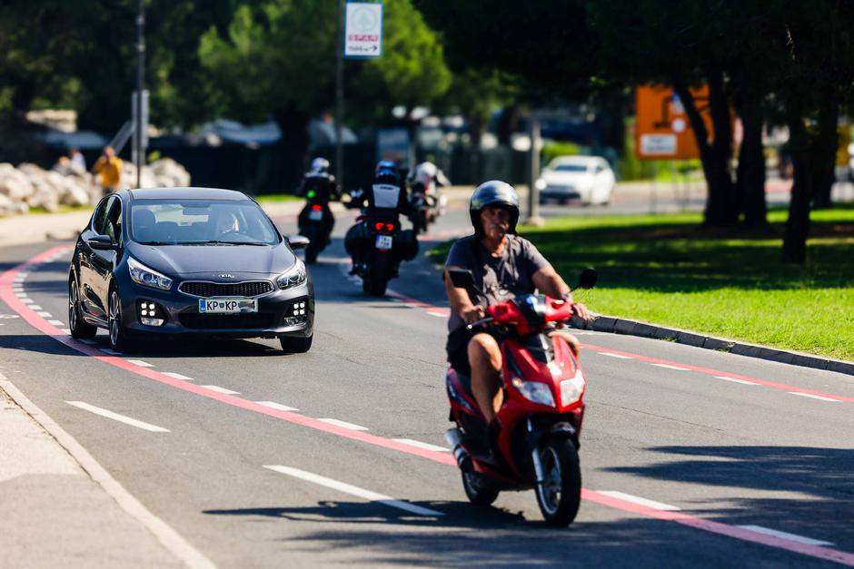 skuter | Avtor: Saša Despot