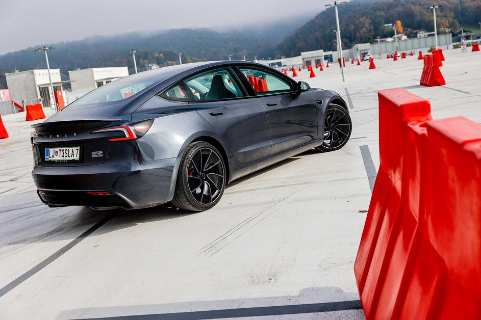 Tesla ‎Model 3 Performance