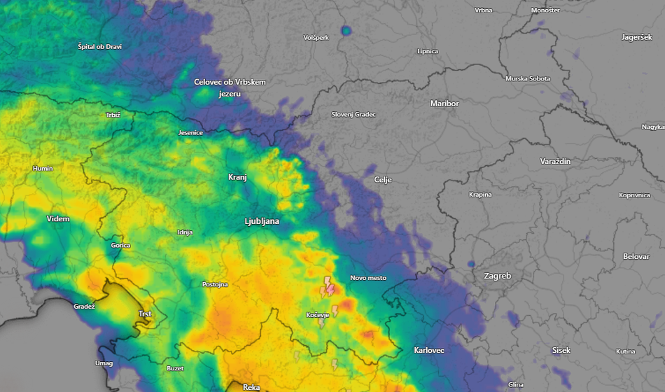 Nevihte se širijo nad državo, ponekod bi lahko močno treskalo
