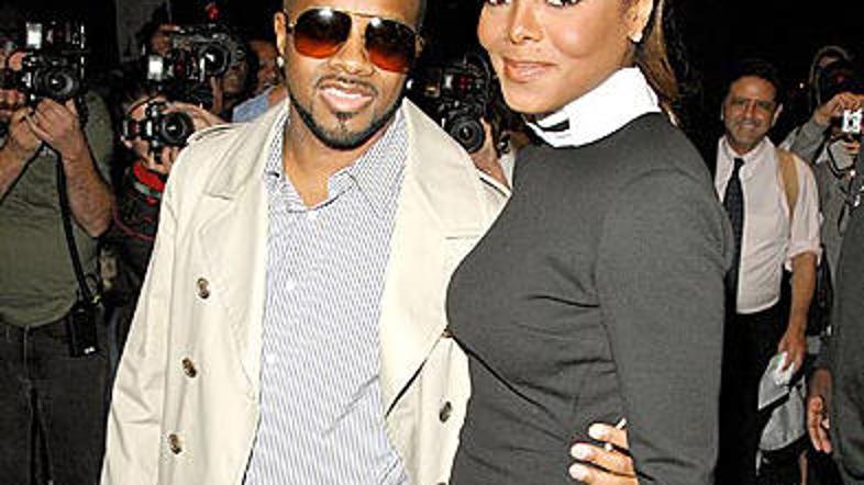 Janet Jackson je v razmerju z glasbenikom Jermainom Duprijem.