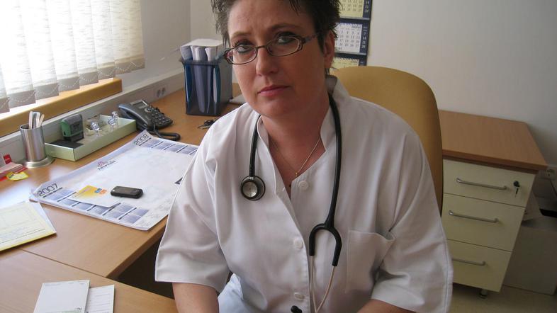 “Takšen delovni tempo, kot ga imam sama, lahko zdrži le mazohist,” pravi zdravni