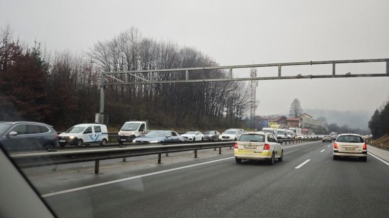 Zastoj dolenjska avtocesta, delo na cesti