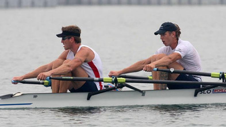 oi2008_cop_spik_fevzer_main