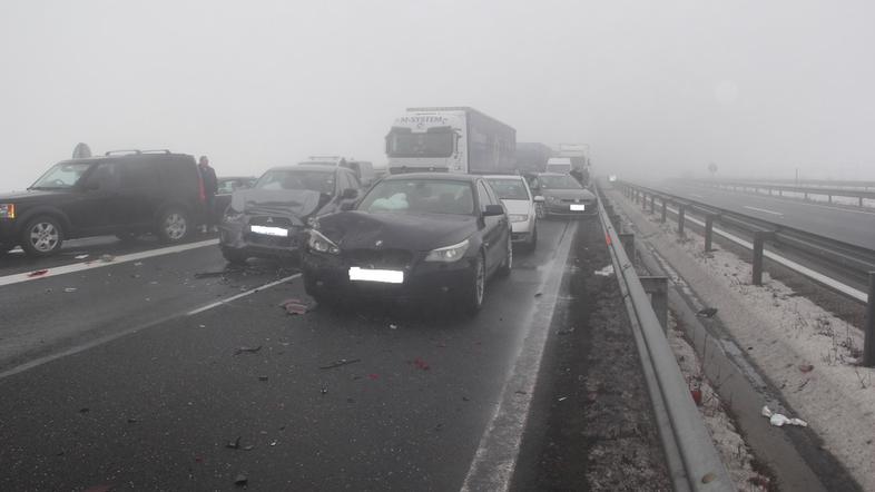 Verižno trčenje na pomurski avtocesti