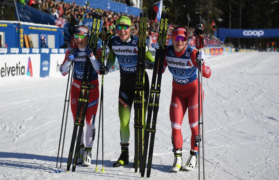 Лыжи женщины сегодня результат 10 км. Майкен Касперсен Фалла лыжники Норвегии. Лыжный спринт женщины. Тур де ски награждение. Фалла.