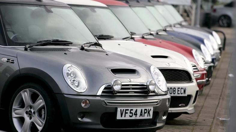 Preostali miniji naj bi bili proizvedeni še ta teden in strankam dostavljeni tak