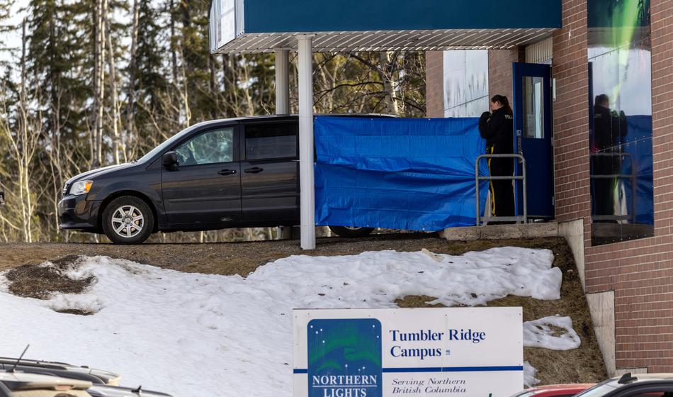 Najprej ustrelila mamo in polbrata, nato streljala v šoli