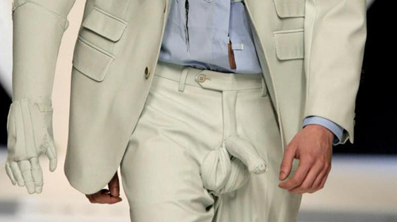 Hlače za najbolj pogumne. (Foto: EPA)