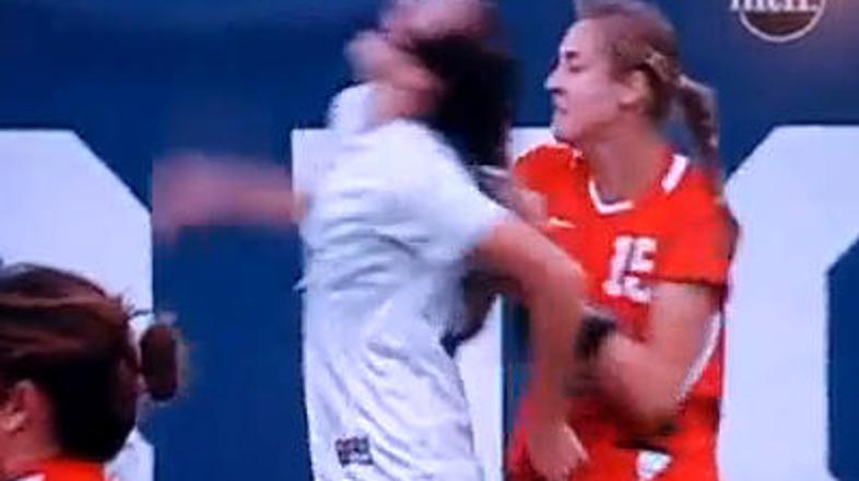 Elizabeth Lambert ne sodi na nogometna igrišča. FOTO: youtube