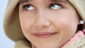 Zelene oči so posledica mešanice prepletanja vaših modrih in rjavih genov ter ge