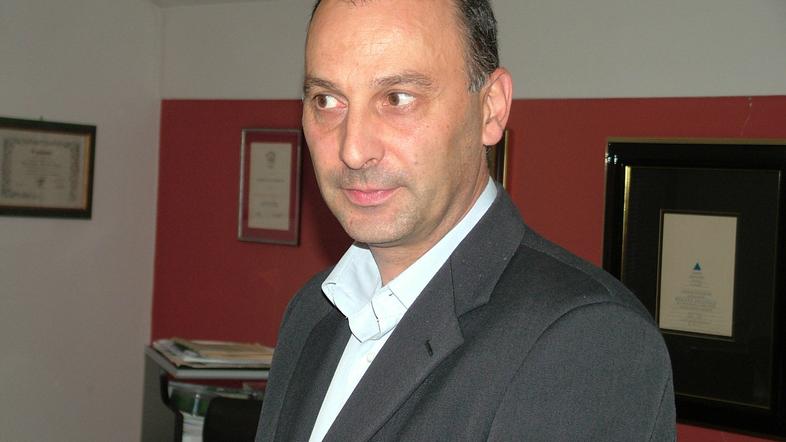 Po vseh zapletih okrog Postojnske jame je dogovorjeno, da bo še 18 let v upravlj