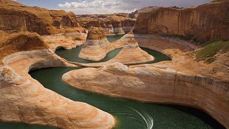 Glen Canyon v zveznih državah Utah in Arizona je eden od geoloških čudežev ZDA. 