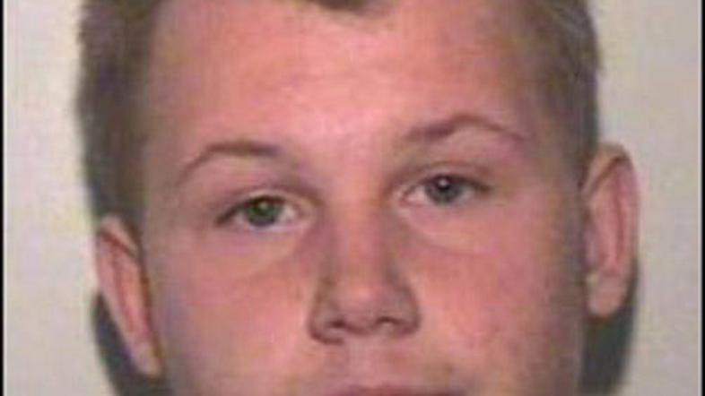 Karl je malo Demi surovo pretepel.