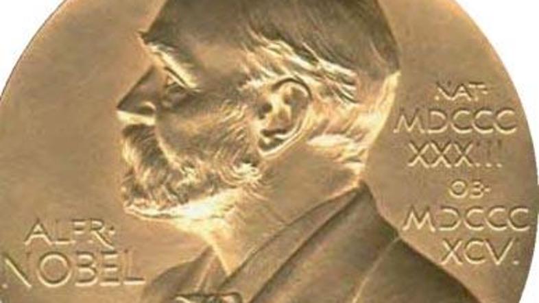 Nobelovo nagrado si lahko razdelijo največ trije nagrajenci.