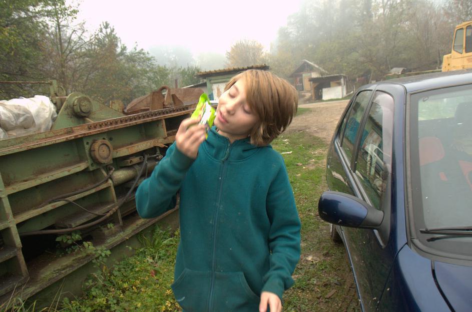 Pomoč romski družini po požaru