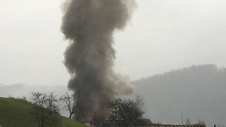 Požar v Polhovem Gradcu