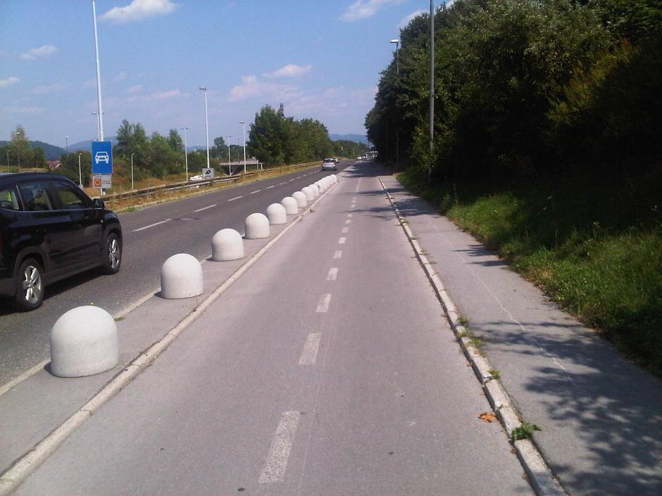 Branka kolo | Avtor: Andreja Cilenšek