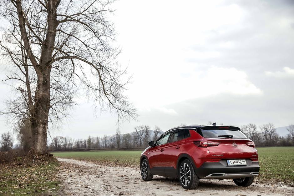 Opel Grandland X Hybrid4 | Avtor: Saša Despot