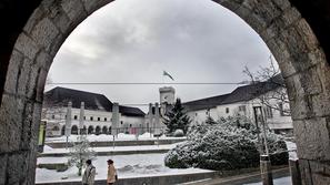 Prostore na Ljubljanskem gradu so po neuspelih razpisih oddali z neposrednimi po