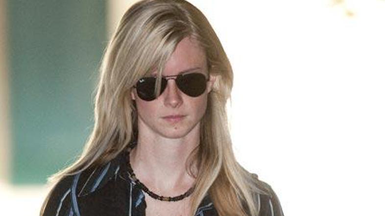 Helen Goddard, učiteljici trobente na dekliški šoli v Londonu, grozi zaradi lezb