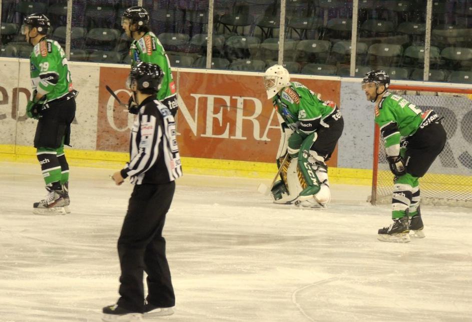 Hokejisti Olimpije na tekmi proti Gradcu