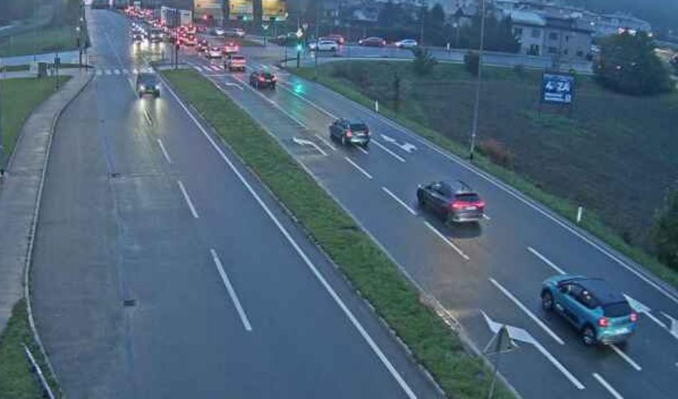 Počilo že navsezgodaj zjutraj: Huda nesreča, nastal je daljši zastoj