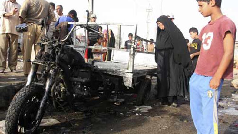 Bomba, ki je bila skrita v vozičku za zelenjavo, je odjeknila v času nakupov pre