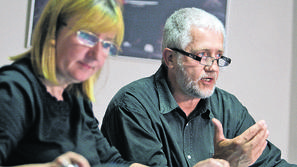 Igličeva in Kuzma pravita, da Ban drugi teden po razrešitvi ne bi bil več ravnat