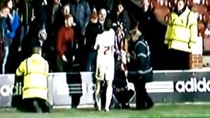 Nogometaš, gledalec, prepir